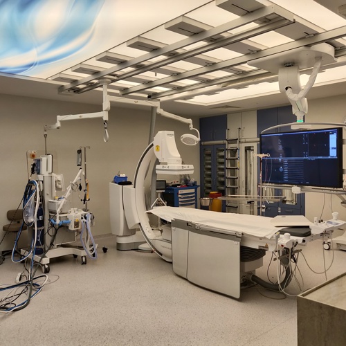 Кабинет-для-радиологического-лечения-пациентов,-клиника-Аджибадем,-Турция