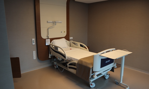 Палата для пациентов с мульти-функциональной кроватью