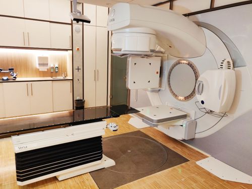 Radiation therapy with a wind machine
